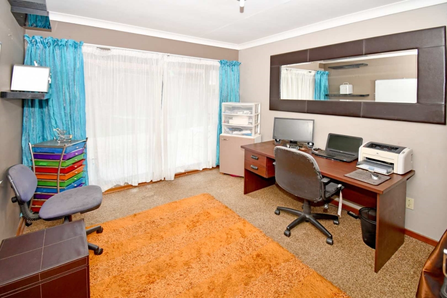 4 Bedroom Property for Sale in Morehill Gauteng