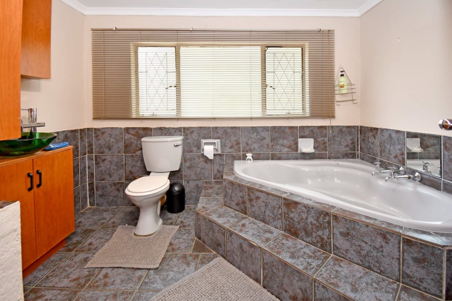 4 Bedroom Property for Sale in Morehill Gauteng