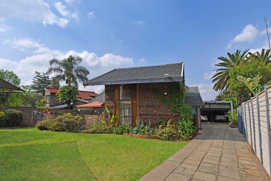 6 Bedroom Property for Sale in Morehill Gauteng