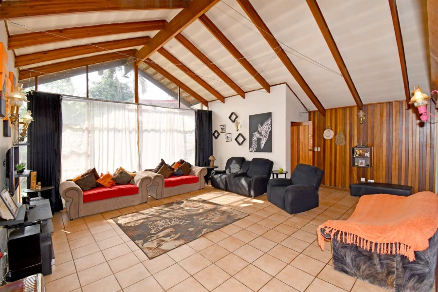 6 Bedroom Property for Sale in Morehill Gauteng