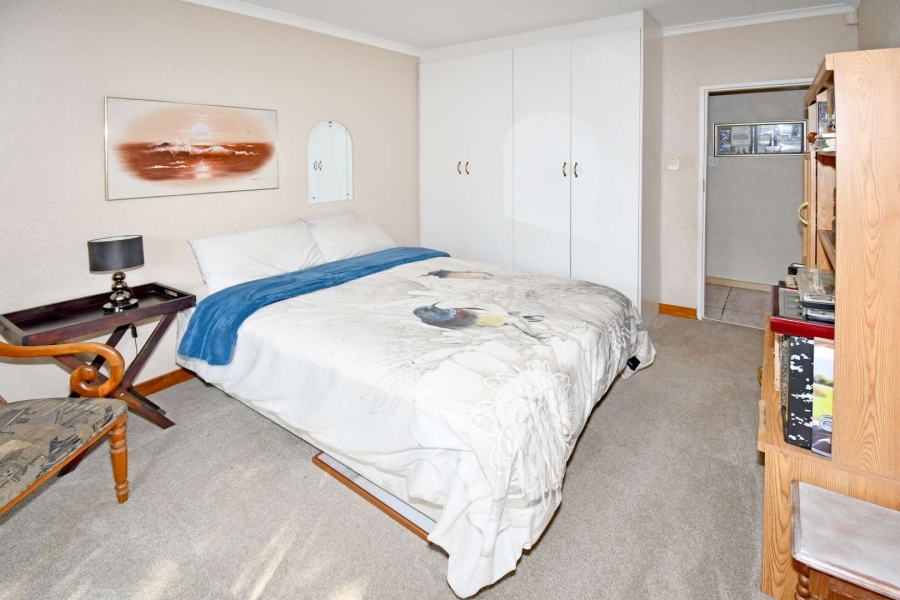 6 Bedroom Property for Sale in Morehill Gauteng