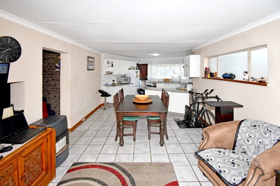6 Bedroom Property for Sale in Morehill Gauteng