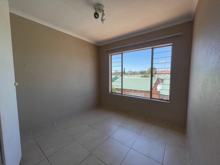 2 Bedroom Property for Sale in Florida Glen Gauteng