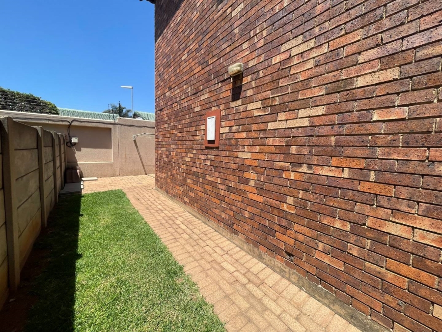 2 Bedroom Property for Sale in Florida Glen Gauteng