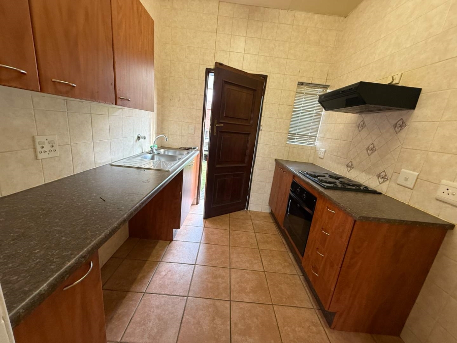 2 Bedroom Property for Sale in Wilgeheuwel Gauteng