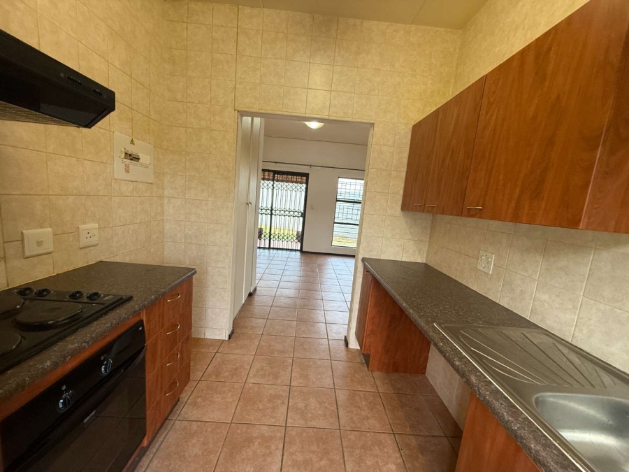 2 Bedroom Property for Sale in Wilgeheuwel Gauteng
