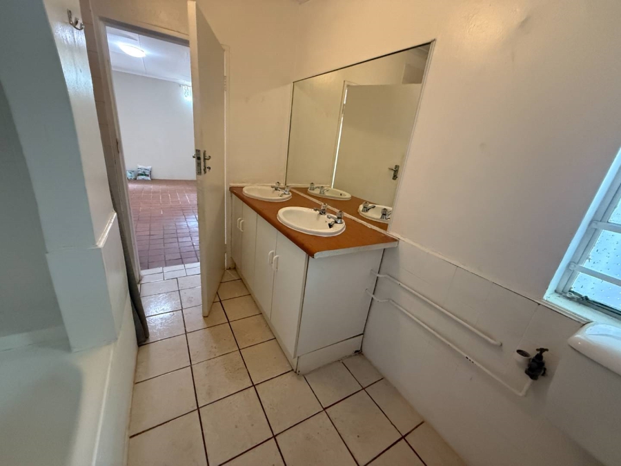 To Let 1 Bedroom Property for Rent in Discovery Gauteng