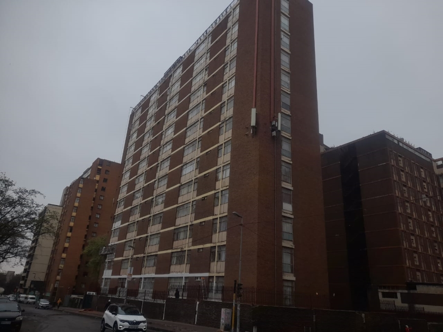 1 Bedroom Property for Sale in Hillbrow Gauteng