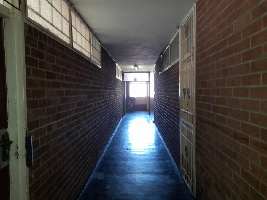 1 Bedroom Property for Sale in Hillbrow Gauteng
