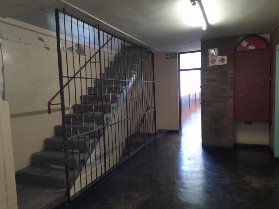 1 Bedroom Property for Sale in Hillbrow Gauteng