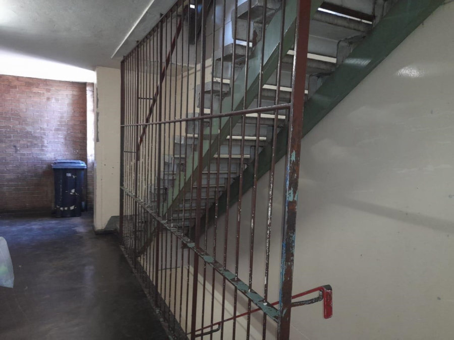 1 Bedroom Property for Sale in Hillbrow Gauteng