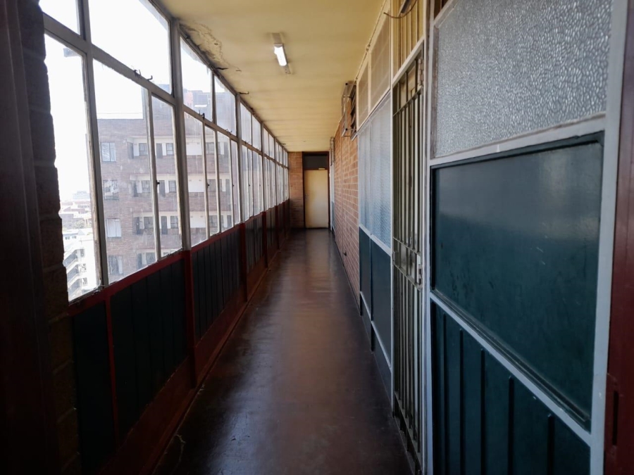 1 Bedroom Property for Sale in Hillbrow Gauteng