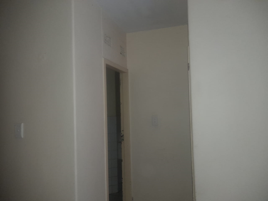 1 Bedroom Property for Sale in Hillbrow Gauteng
