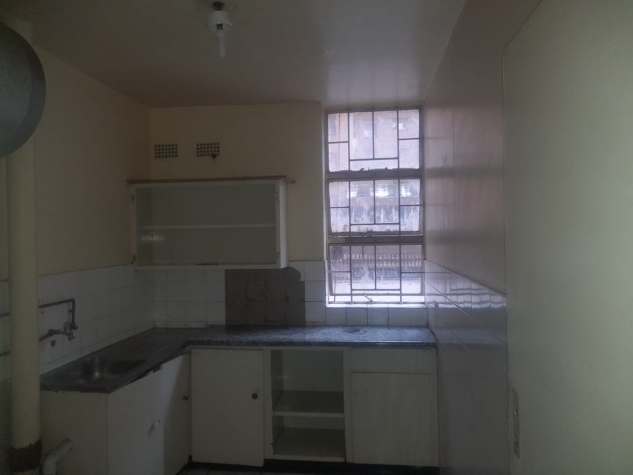 1 Bedroom Property for Sale in Hillbrow Gauteng