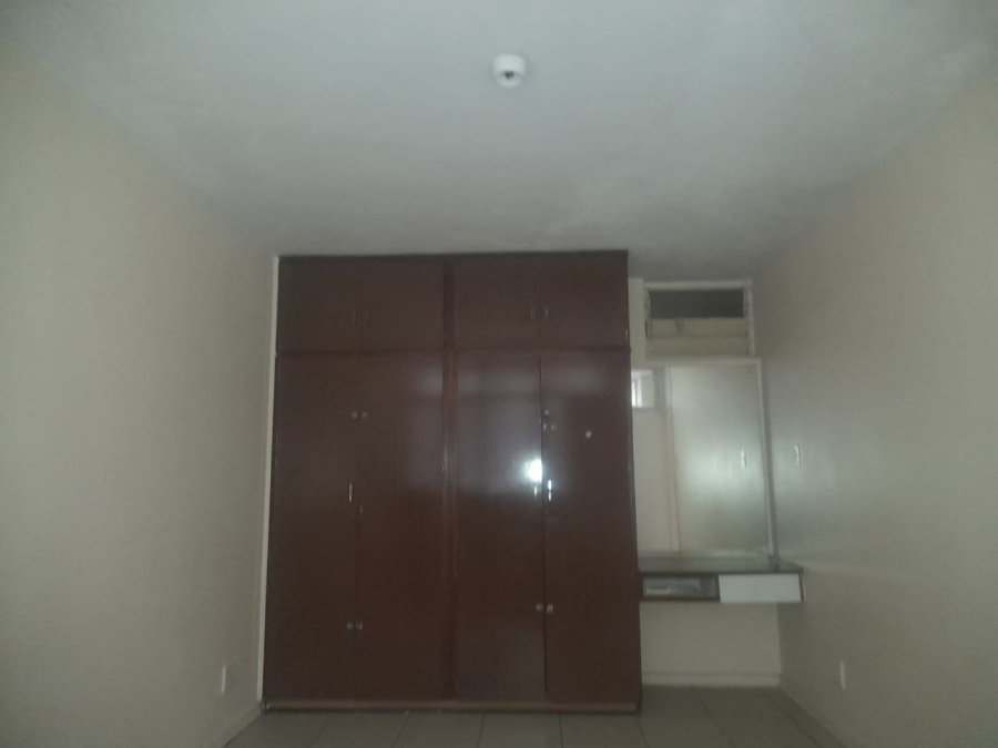 1 Bedroom Property for Sale in Hillbrow Gauteng