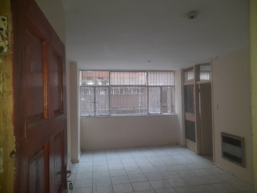 1 Bedroom Property for Sale in Hillbrow Gauteng