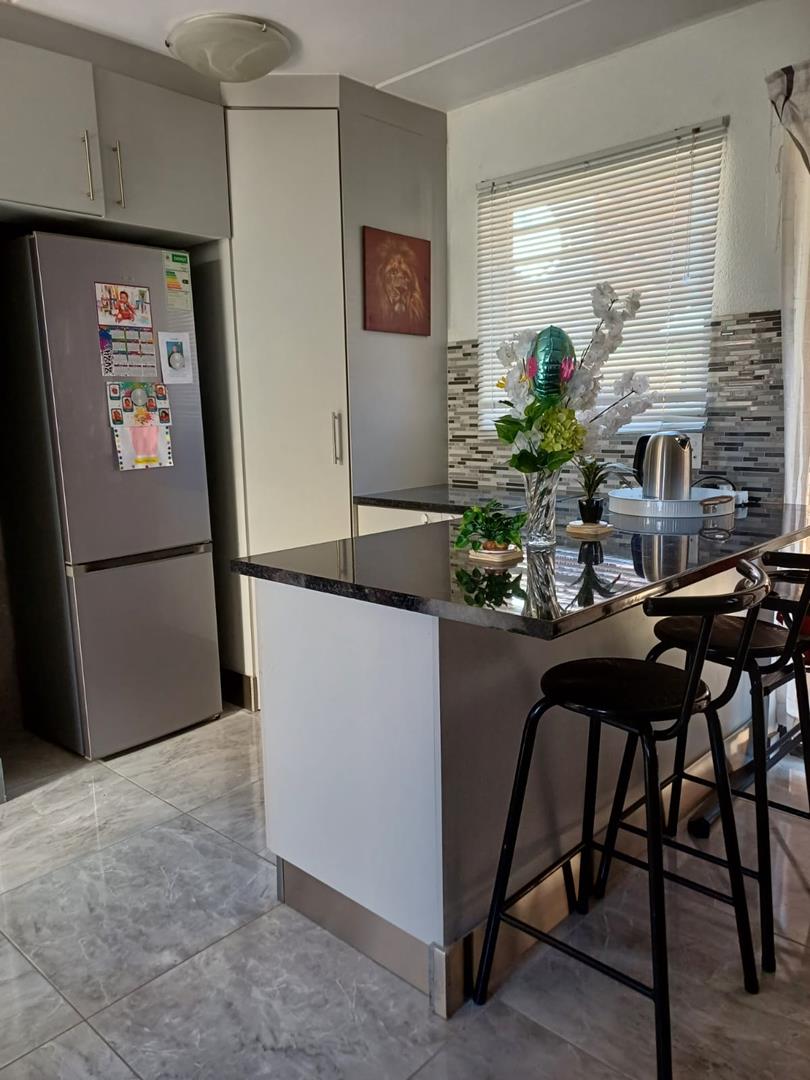 2 Bedroom Property for Sale in Edleen Gauteng