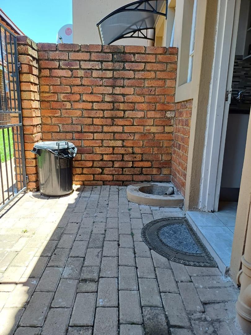 2 Bedroom Property for Sale in Edleen Gauteng