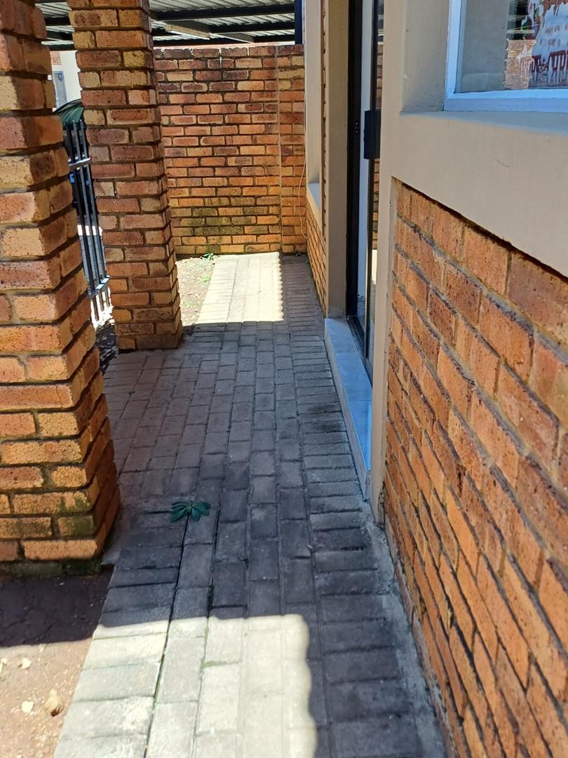 2 Bedroom Property for Sale in Edleen Gauteng