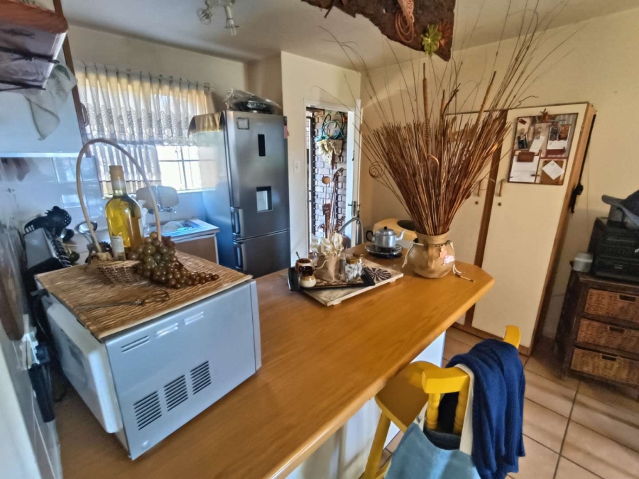 1 Bedroom Property for Sale in Die Hoewes Gauteng