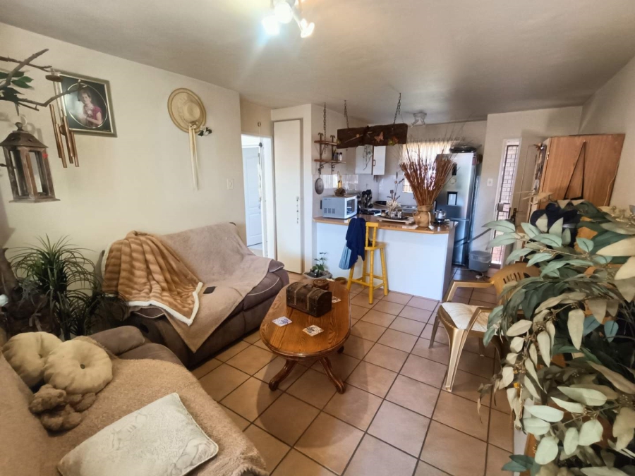 1 Bedroom Property for Sale in Die Hoewes Gauteng