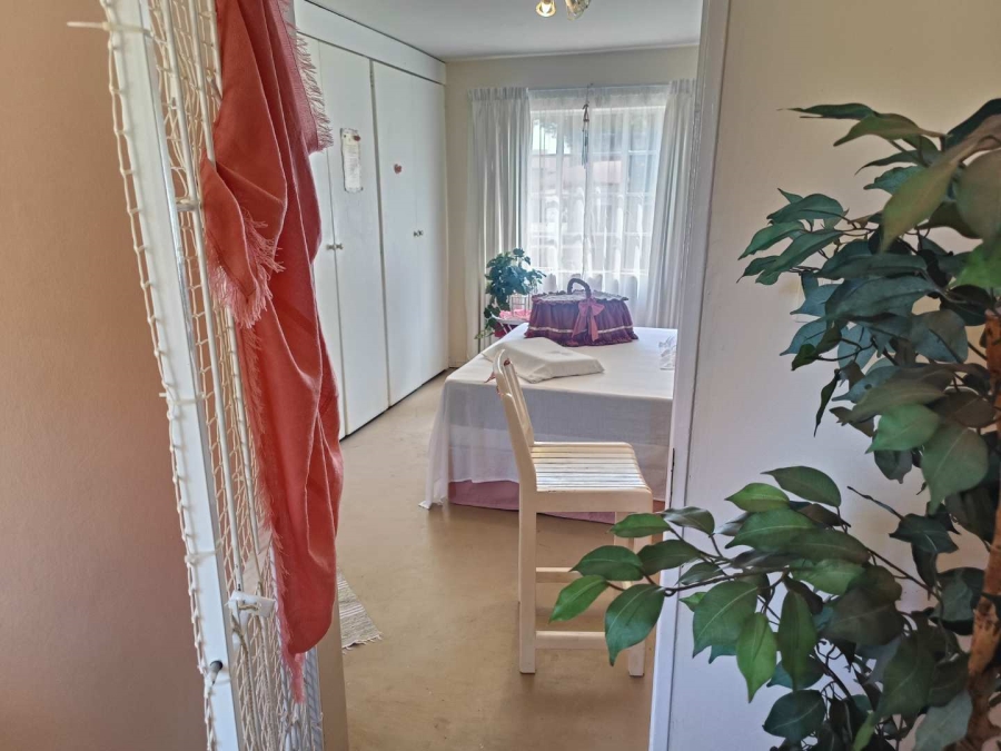 1 Bedroom Property for Sale in Die Hoewes Gauteng