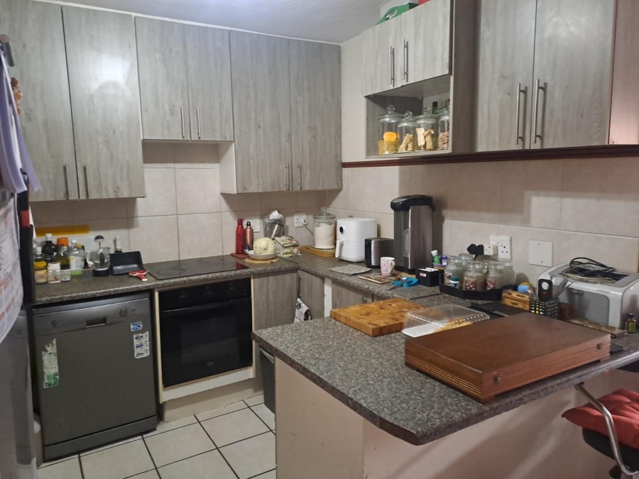 2 Bedroom Property for Sale in Eco Park Gauteng