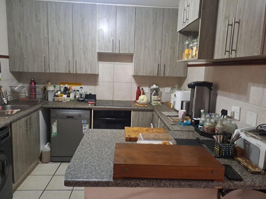 2 Bedroom Property for Sale in Eco Park Gauteng