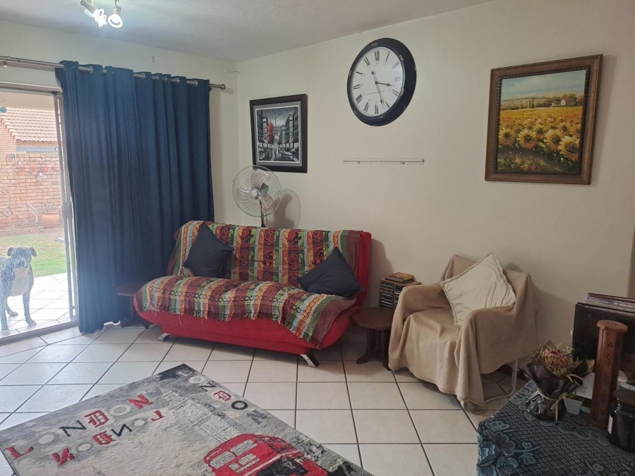 2 Bedroom Property for Sale in Eco Park Gauteng