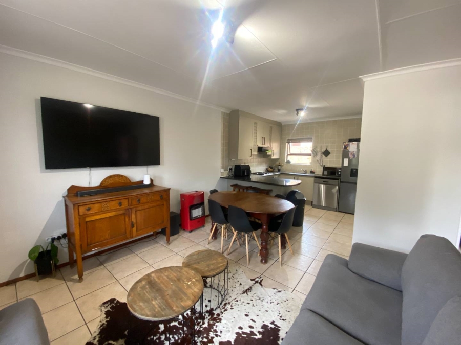 To Let 2 Bedroom Property for Rent in Chancliff A H Gauteng