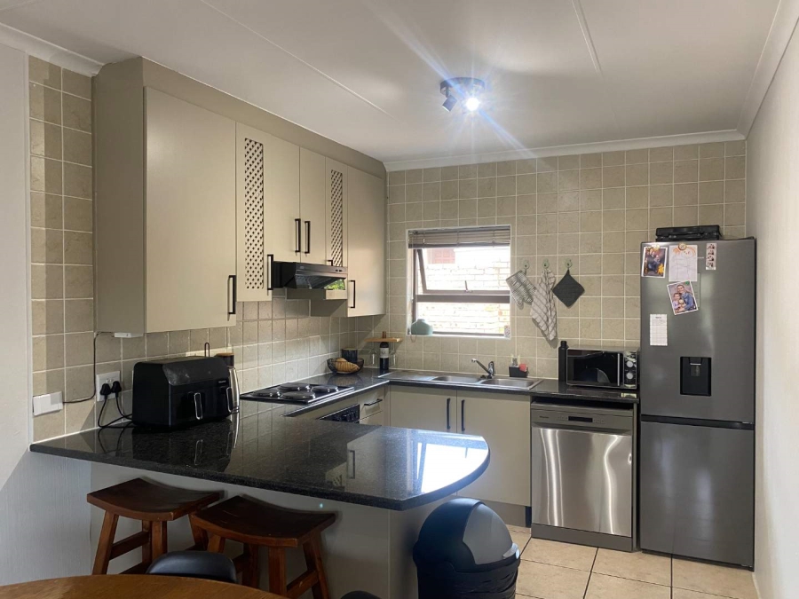 To Let 2 Bedroom Property for Rent in Chancliff A H Gauteng