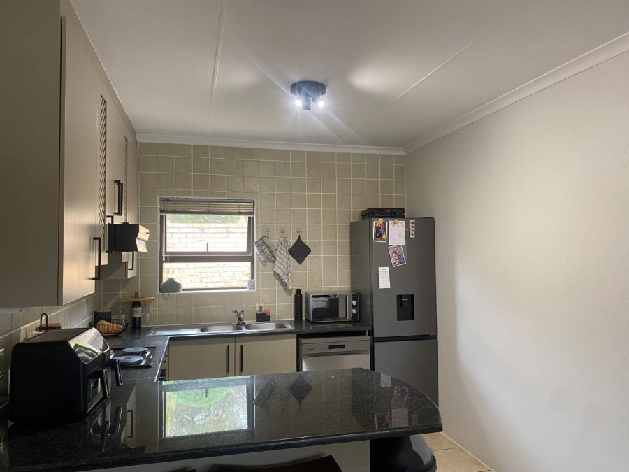 To Let 2 Bedroom Property for Rent in Chancliff A H Gauteng