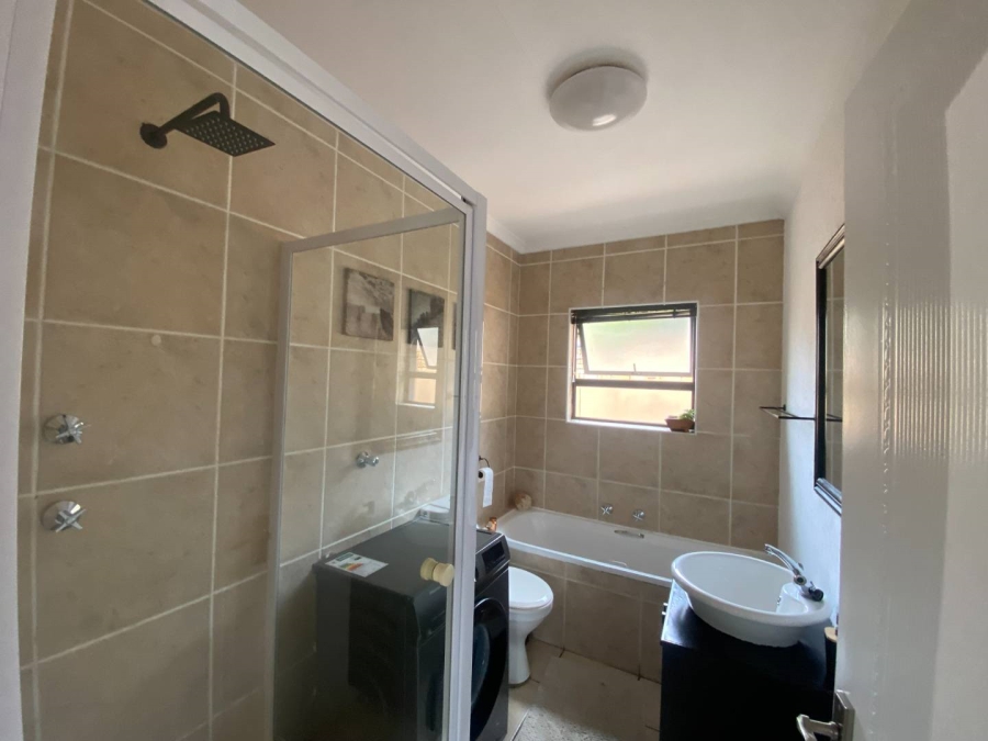 To Let 2 Bedroom Property for Rent in Chancliff A H Gauteng