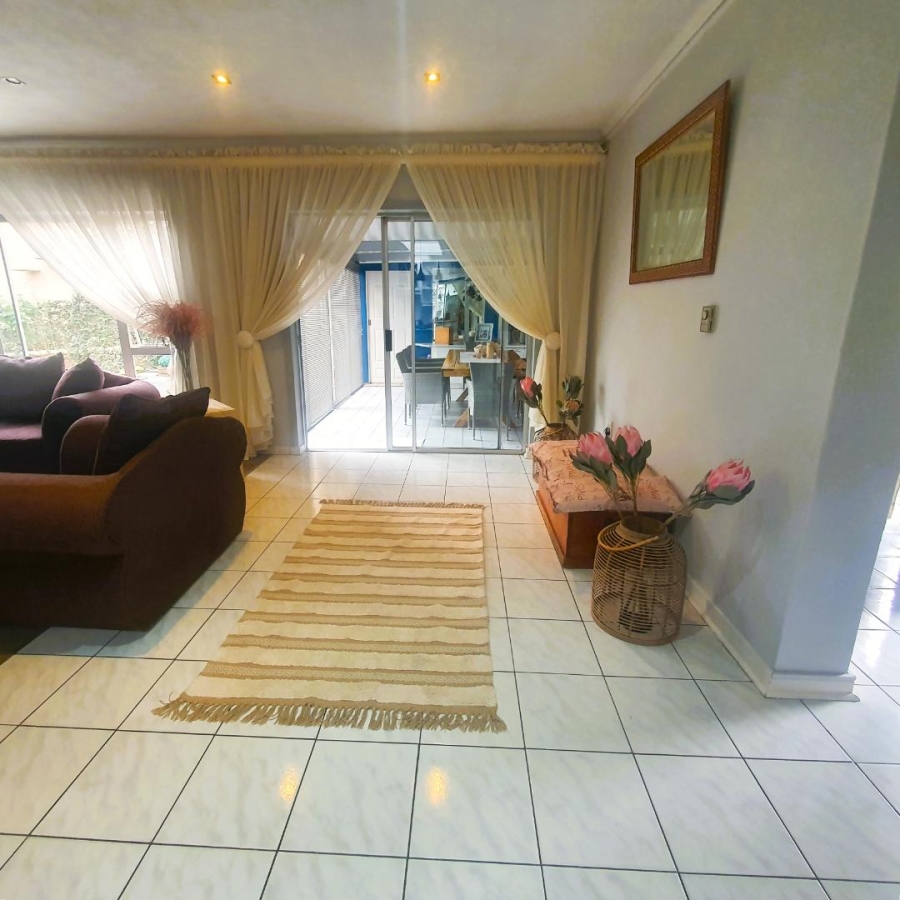 5 Bedroom Property for Sale in New Redruth Gauteng