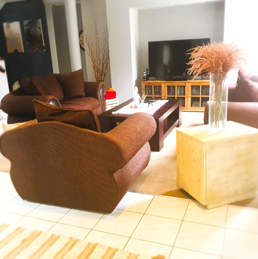 5 Bedroom Property for Sale in New Redruth Gauteng