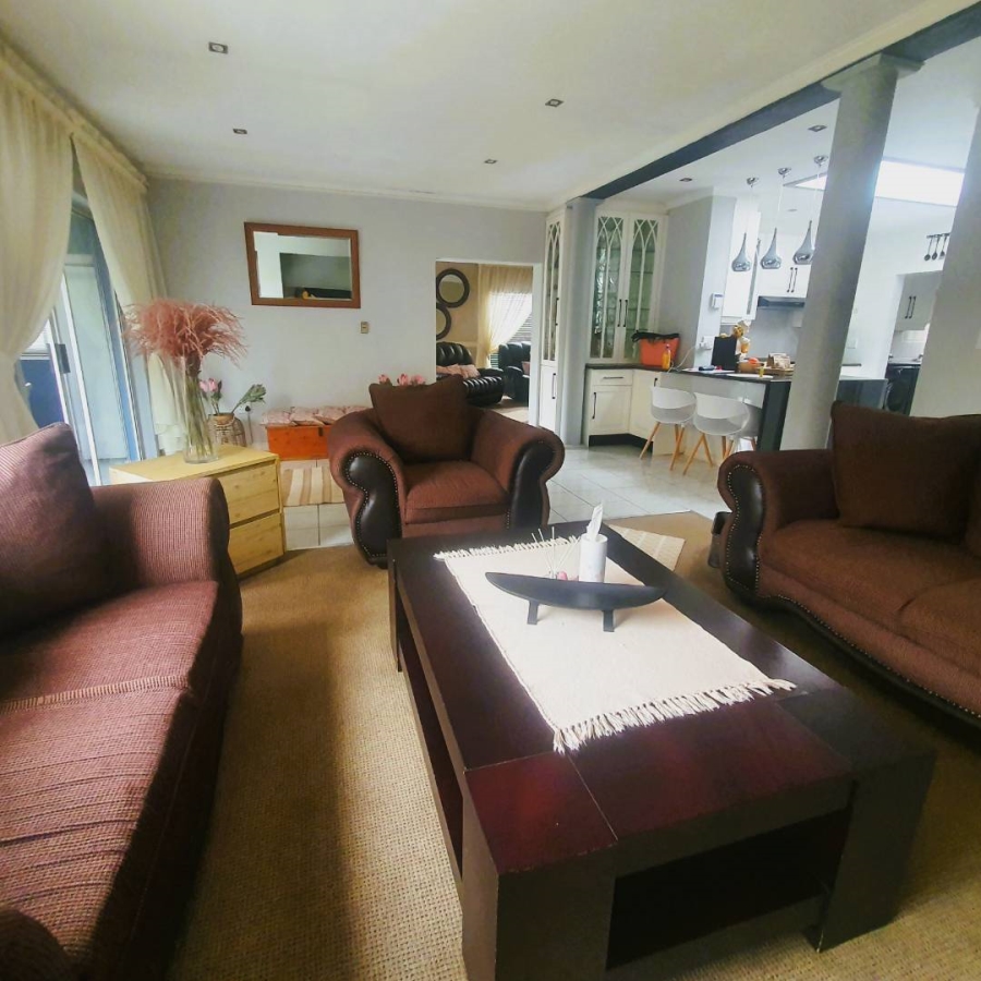 5 Bedroom Property for Sale in New Redruth Gauteng