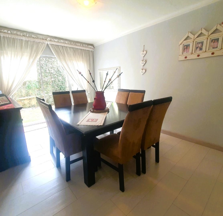 5 Bedroom Property for Sale in New Redruth Gauteng