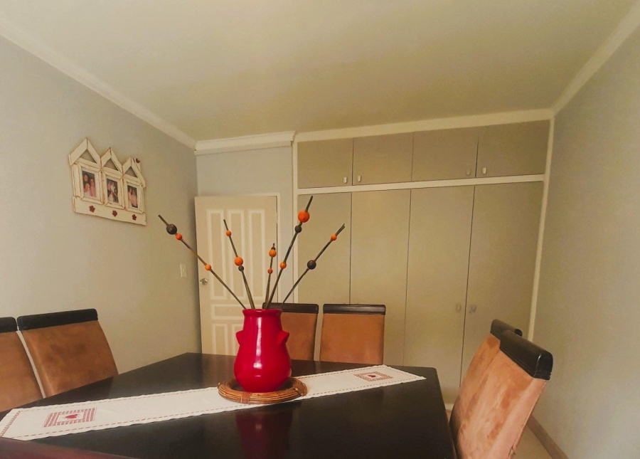 5 Bedroom Property for Sale in New Redruth Gauteng