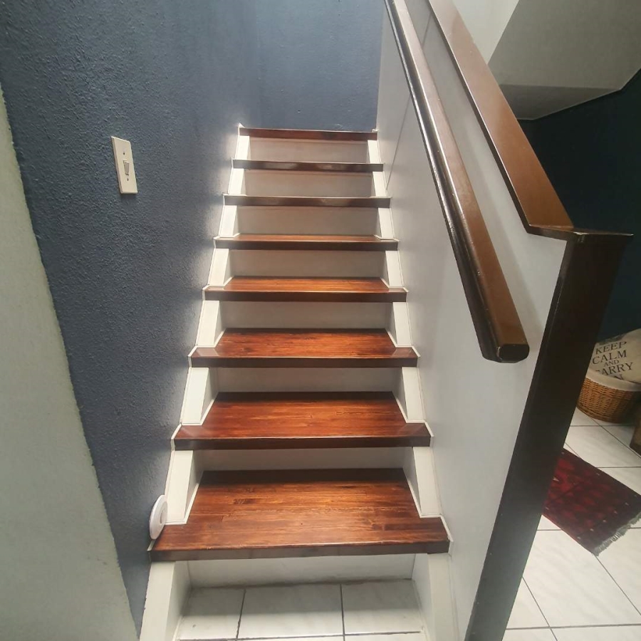 5 Bedroom Property for Sale in New Redruth Gauteng