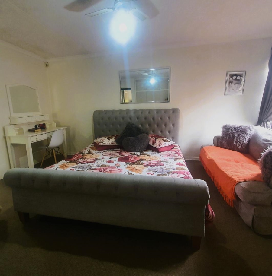 5 Bedroom Property for Sale in New Redruth Gauteng