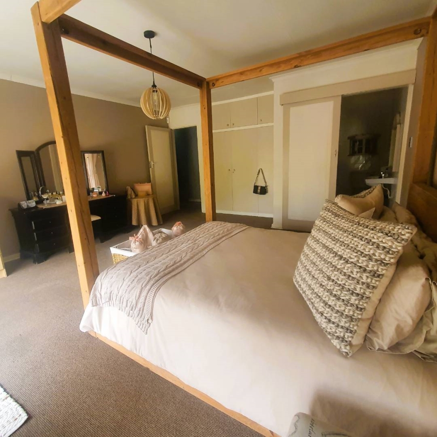 5 Bedroom Property for Sale in New Redruth Gauteng