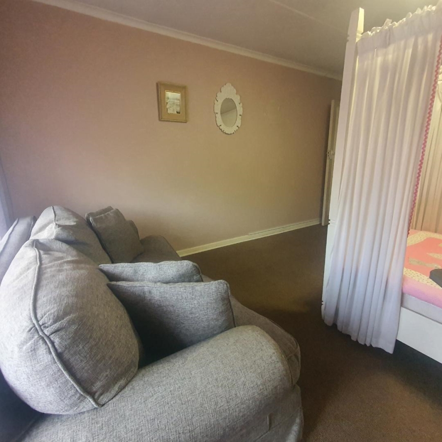 5 Bedroom Property for Sale in New Redruth Gauteng