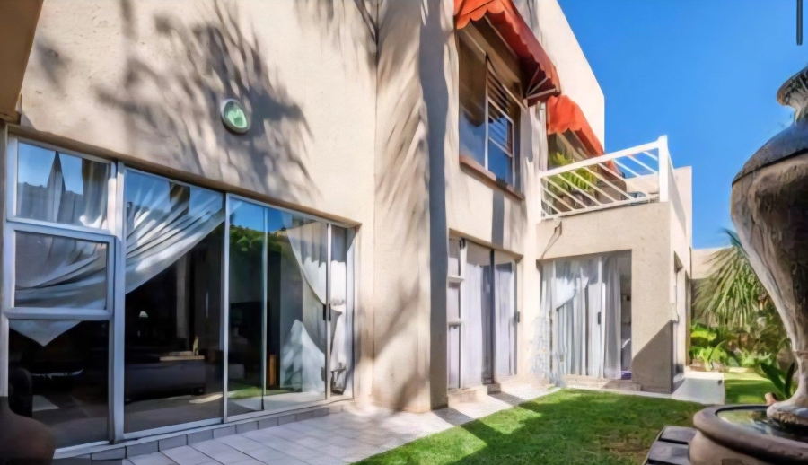 5 Bedroom Property for Sale in New Redruth Gauteng