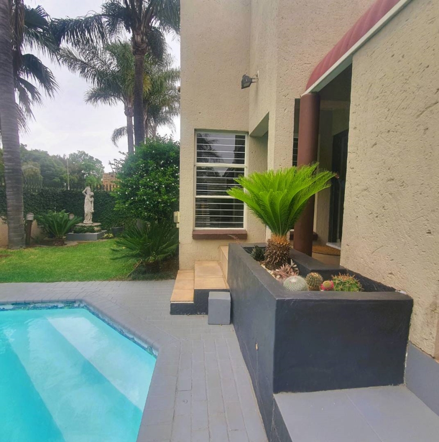 5 Bedroom Property for Sale in New Redruth Gauteng