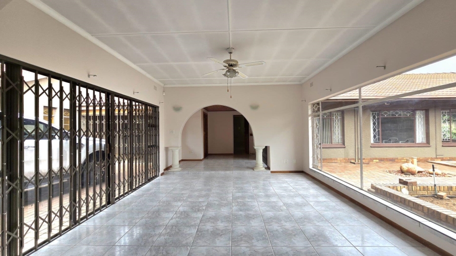 3 Bedroom Property for Sale in Nimrod Park Gauteng