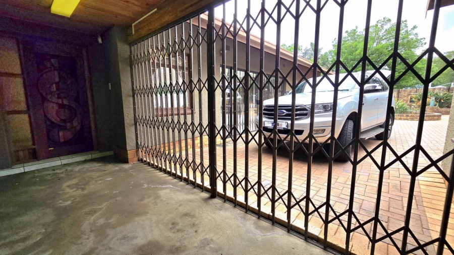 3 Bedroom Property for Sale in Nimrod Park Gauteng