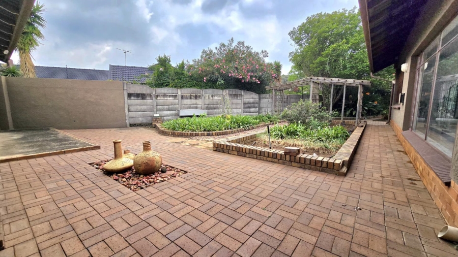 3 Bedroom Property for Sale in Nimrod Park Gauteng
