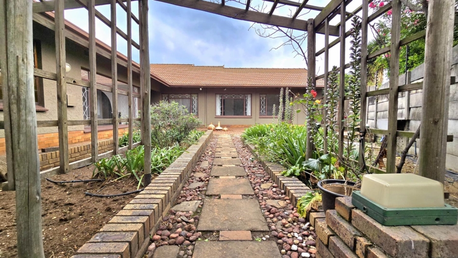 3 Bedroom Property for Sale in Nimrod Park Gauteng