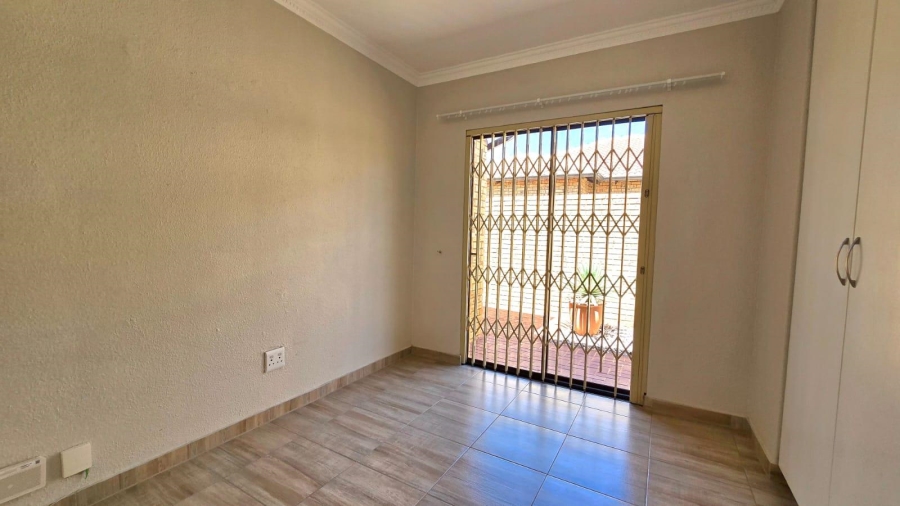 3 Bedroom Property for Sale in New Redruth Gauteng