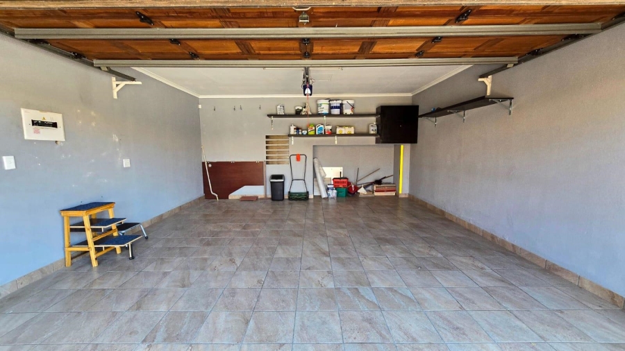 3 Bedroom Property for Sale in New Redruth Gauteng